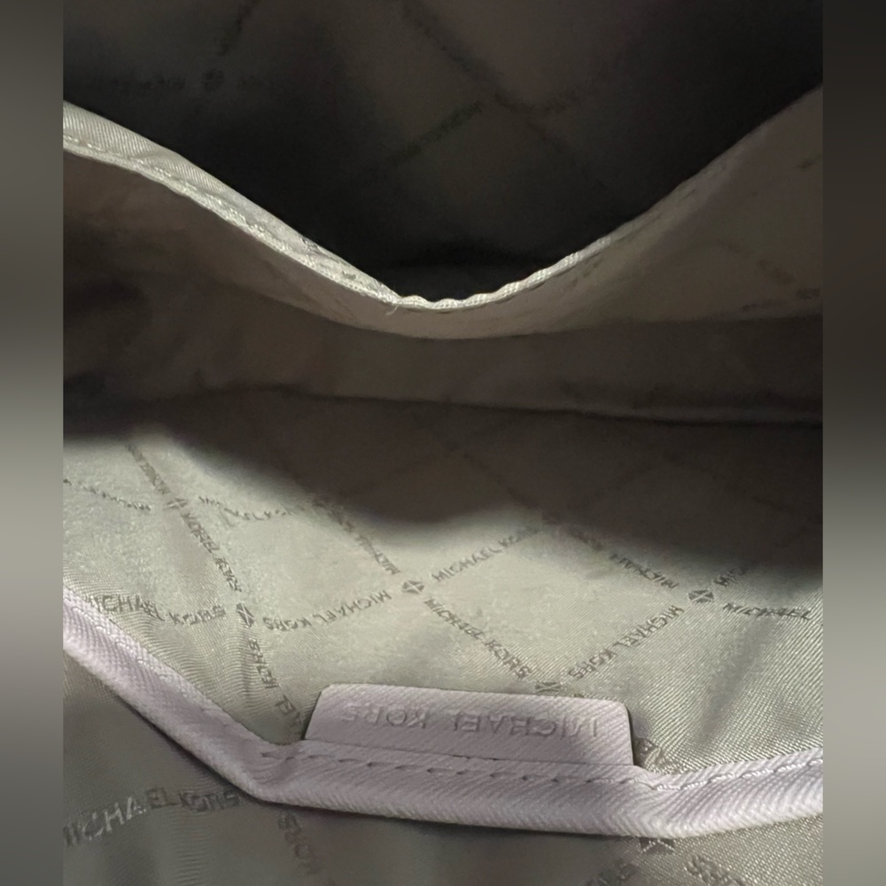 Michael Kors Beige / Pink with Quilted Interior - Picture 3 of 4